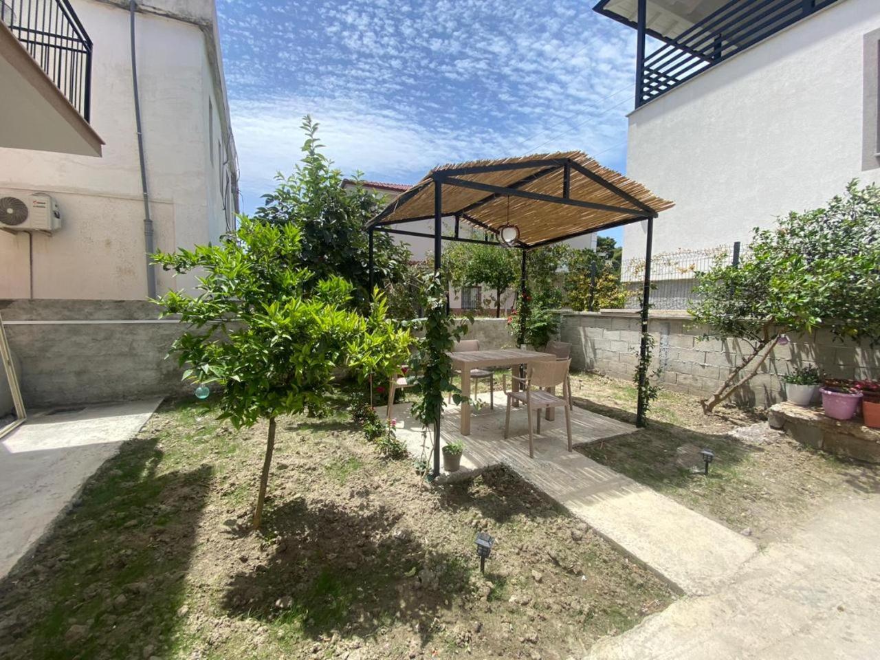 Vila Luani Vlore Luaran gambar
